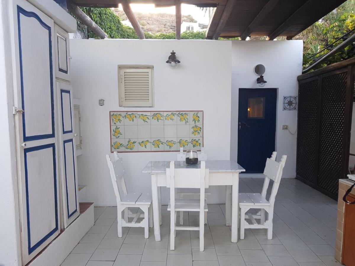 Con I Piedi Nell'Acqua Apartment Stromboli Luaran gambar
