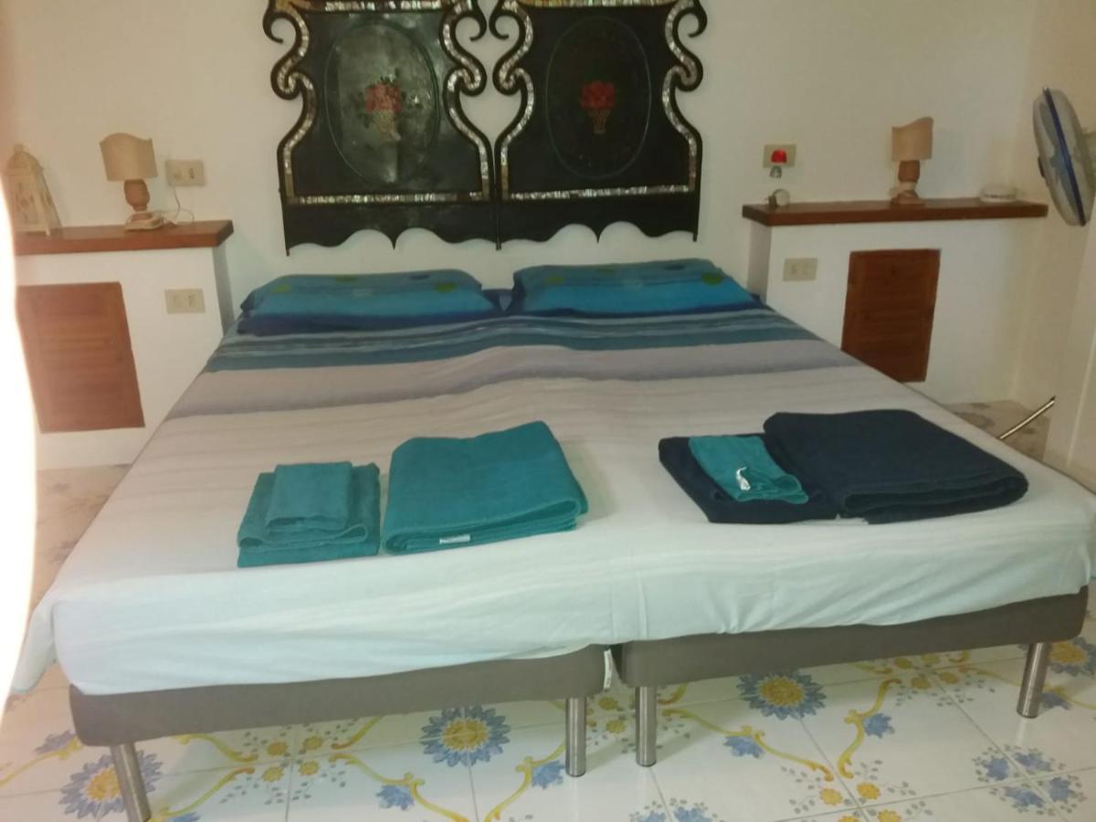 Con I Piedi Nell'Acqua Apartment Stromboli Luaran gambar